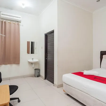RedDoorz Plus near RS PMI Bogor-3