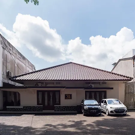 RedDoorz Plus near RS PMI Bogor-2
